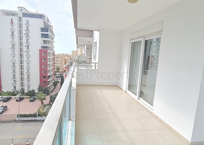 Двухкомнатная квартира с мебелью