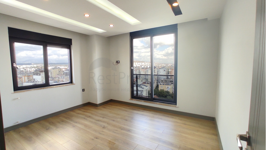 Просторный пентхаус 4+1 в центре города Анталии 