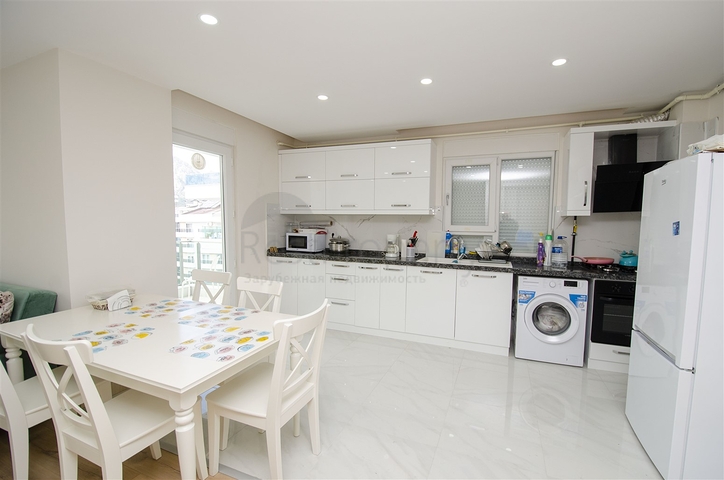 Пентхаус 3+1 с мебелью в пешей доступности к морю