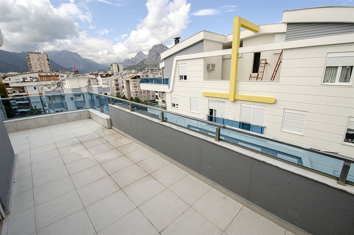 Пентхаус 3+1 с мебелью в пешей доступности к морю