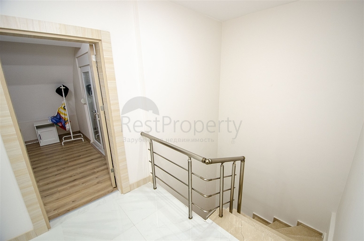 Пентхаус 3+1 с мебелью в пешей доступности к морю