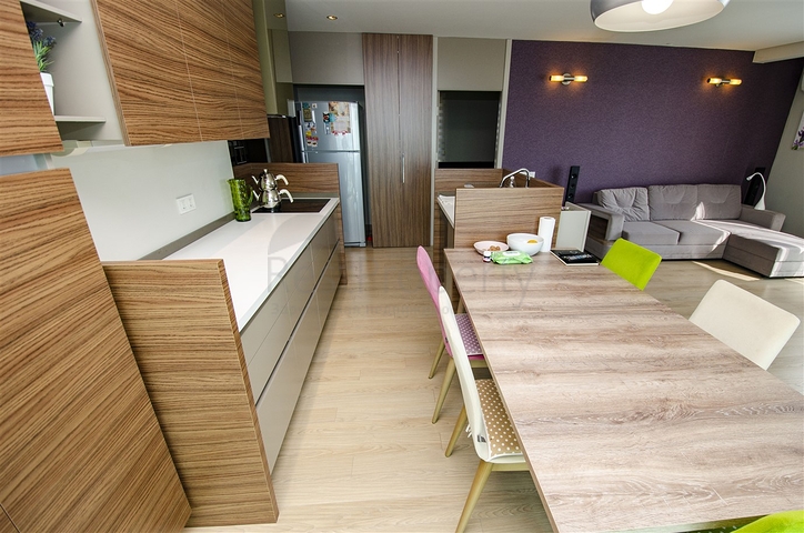 Меблированная квартира 2+1 с видом на море в Гюзельоба Лара 