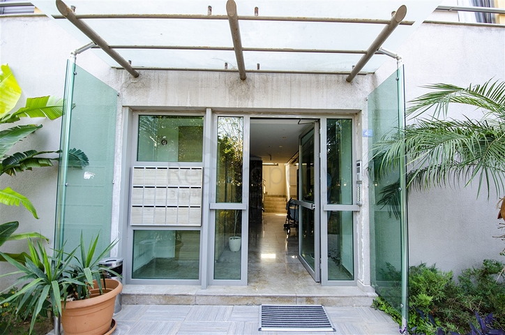 Меблированная квартира 2+1 с видом на море в Гюзельоба Лара 