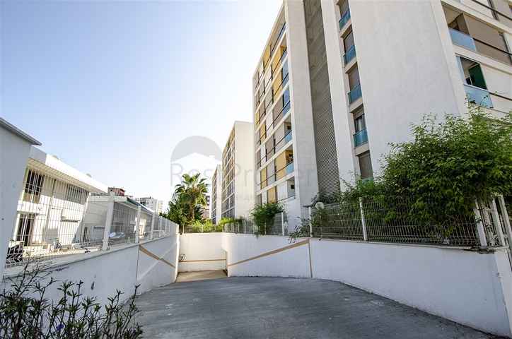 Меблированная квартира 2+1 с видом на море в Гюзельоба Лара 