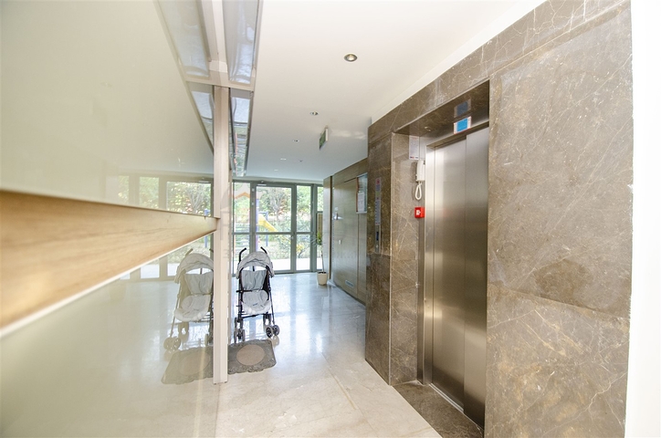 Меблированная квартира 2+1 с видом на море в Гюзельоба Лара 