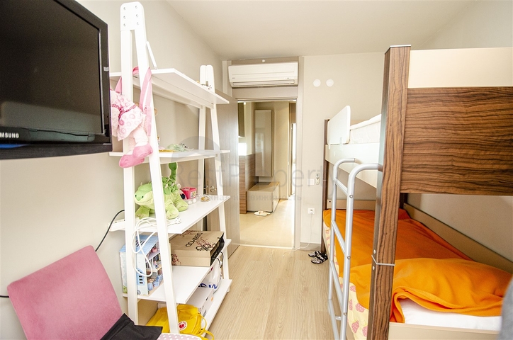 Меблированная квартира 2+1 с видом на море в Гюзельоба Лара 