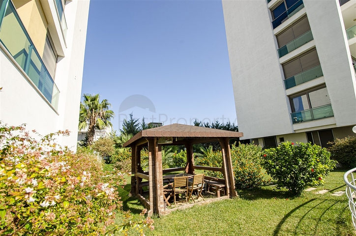 Меблированная квартира 2+1 с видом на море в Гюзельоба Лара 