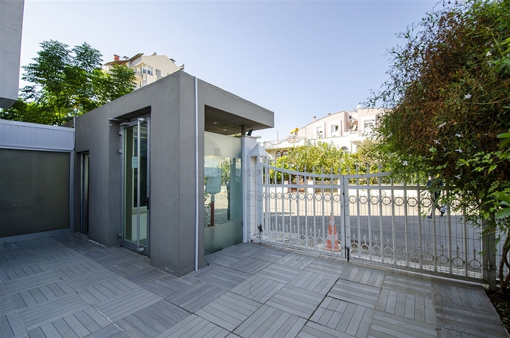 Меблированная квартира 2+1 с видом на море в Гюзельоба Лара 