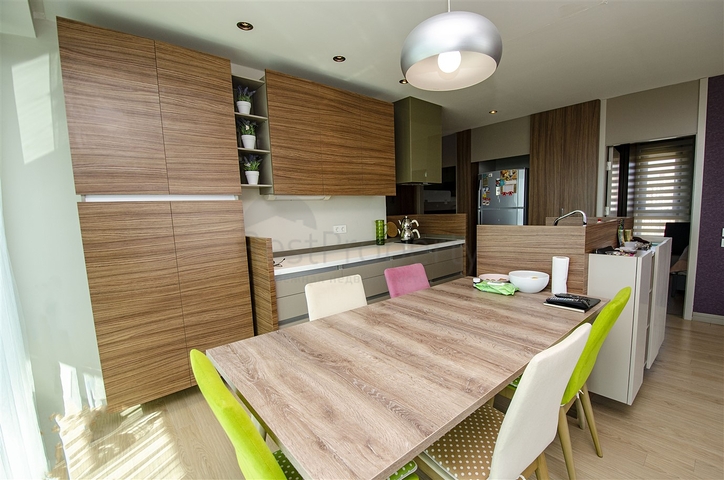 Меблированная квартира 2+1 с видом на море в Гюзельоба Лара 