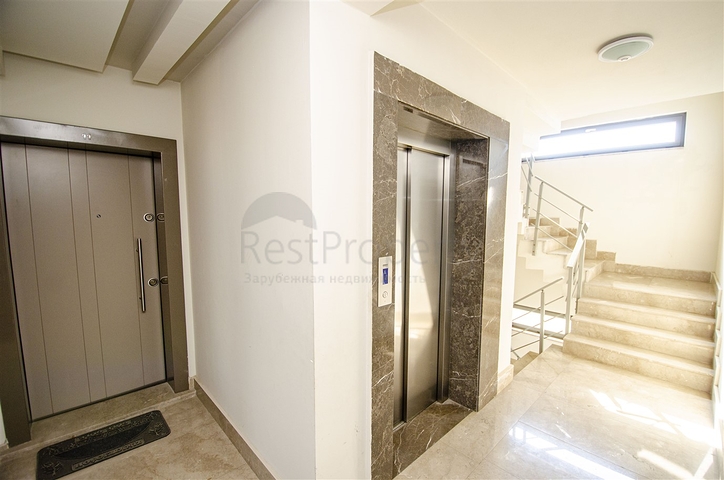 Меблированная квартира 2+1 с видом на море в Гюзельоба Лара 