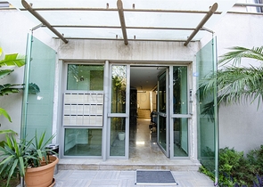 Меблированная квартира 2+1 с видом на море в Гюзельоба Лара 