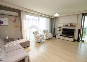 Меблированная квартира 2+1 с видом на море в Гюзельоба Лара 