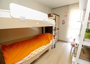 Меблированная квартира 2+1 с видом на море в Гюзельоба Лара 