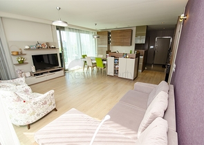 Меблированная квартира 2+1 с видом на море в Гюзельоба Лара 