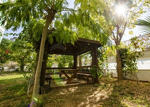 Меблированная квартира 2+1 с видом на море в Гюзельоба Лара 