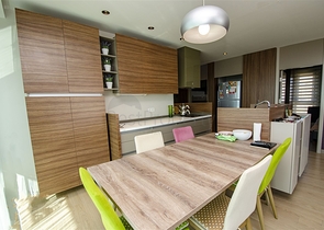 Меблированная квартира 2+1 с видом на море в Гюзельоба Лара 