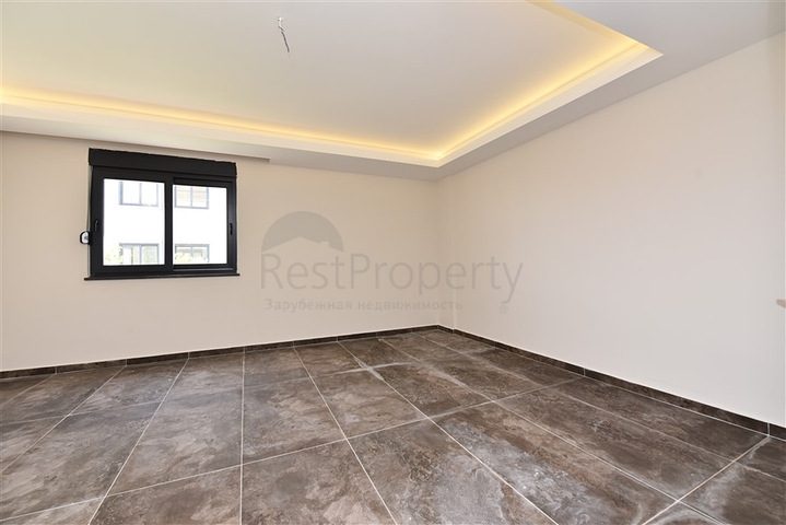 Просторная вилла в центре Аланьи с красивым панорамным видом на море