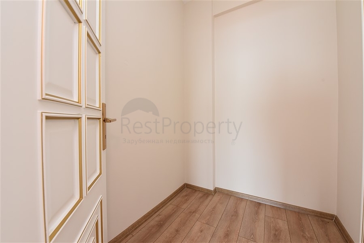 Просторная вилла в центре Аланьи с красивым панорамным видом на море