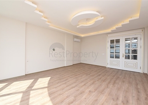 Просторная вилла в центре Аланьи с красивым панорамным видом на море