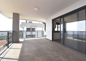 Просторная вилла в центре Аланьи с красивым панорамным видом на море