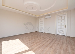 Просторная вилла в центре Аланьи с красивым панорамным видом на море