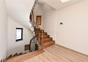 Просторная вилла в центре Аланьи с красивым панорамным видом на море