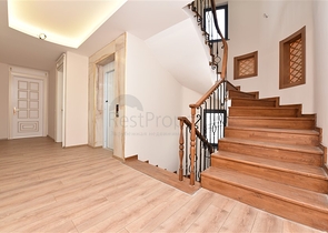 Просторная вилла в центре Аланьи с красивым панорамным видом на море