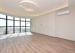 Просторная вилла в центре Аланьи с красивым панорамным видом на море