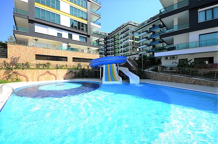 Четырехкомнатный пентхаус в комплексе класса люкс