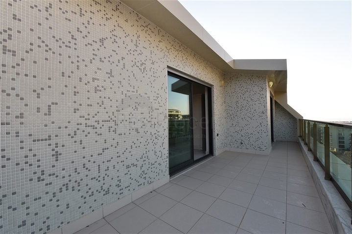 Четырехкомнатный пентхаус в комплексе класса люкс