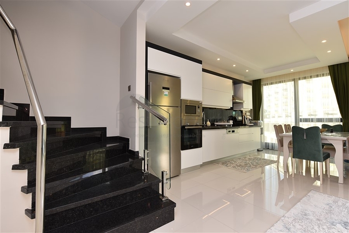 Четырехкомнатный пентхаус в комплексе класса люкс