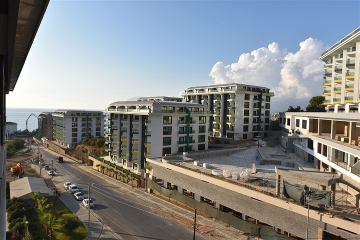 Четырехкомнатный пентхаус в комплексе класса люкс