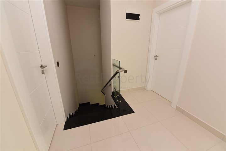 Четырехкомнатный пентхаус в комплексе класса люкс