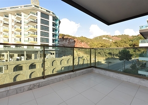 Четырехкомнатный пентхаус в комплексе класса люкс