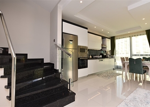 Четырехкомнатный пентхаус в комплексе класса люкс