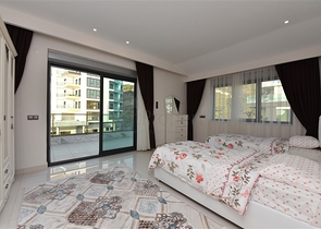 Четырехкомнатный пентхаус в комплексе класса люкс