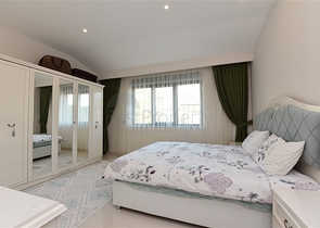 Четырехкомнатный пентхаус в комплексе класса люкс