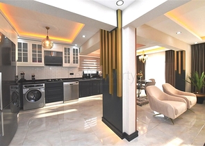 Трехэтажная вилла с собственной зеленой территорией