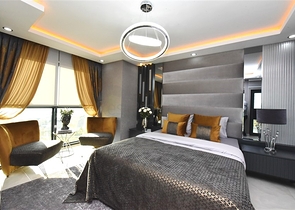 Трехэтажная вилла с собственной зеленой территорией