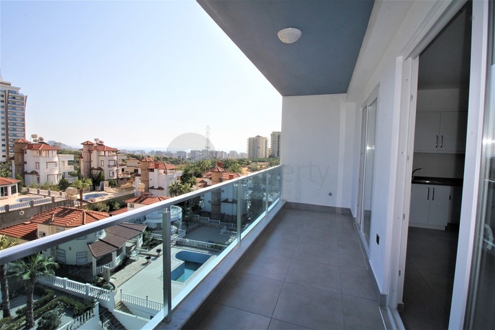 Пентхаус 2+1 в живописном месте в районе Махмутлар