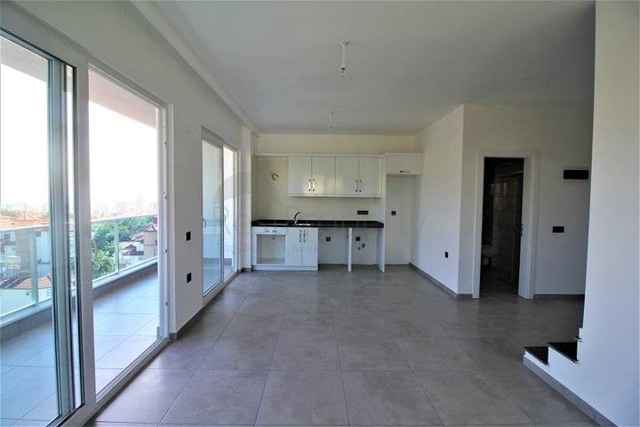 Пентхаус 2+1 в живописном месте в районе Махмутлар