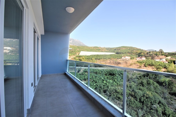 Пентхаус 2+1 в живописном месте в районе Махмутлар