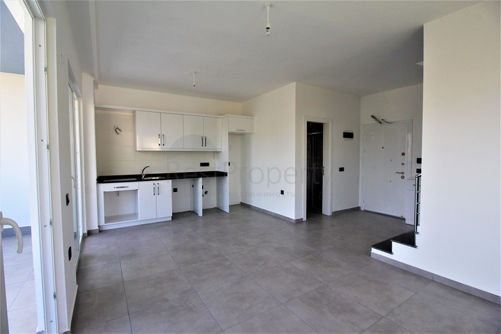 Пентхаус 2+1 в живописном месте в районе Махмутлар