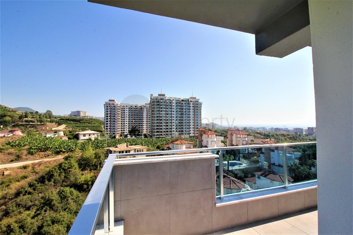 Пентхаус 2+1 в живописном месте в районе Махмутлар