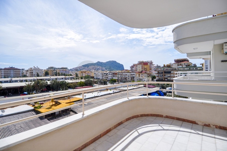 Квартира 1+1 в туристическом центре Алании