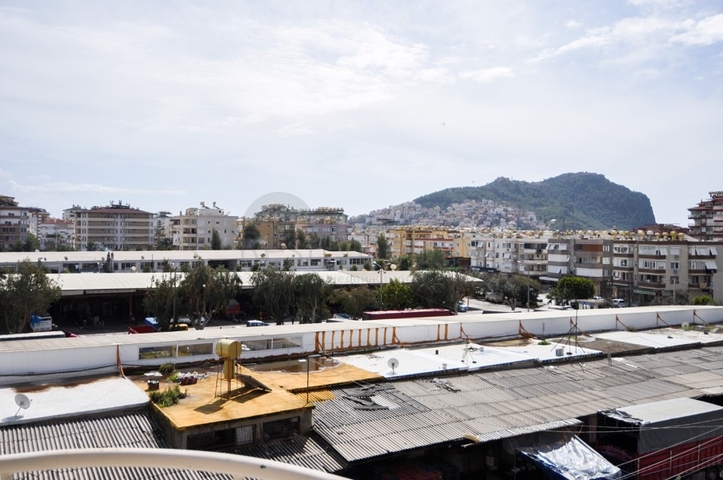 Квартира 1+1 в туристическом центре Алании