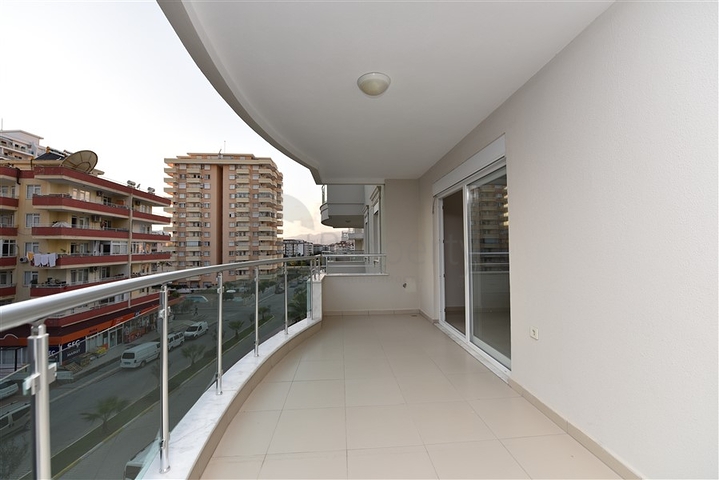 Трехкомнатная квартира в русскоязычном районе Махмутлар