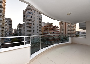 Трехкомнатная квартира в русскоязычном районе Махмутлар