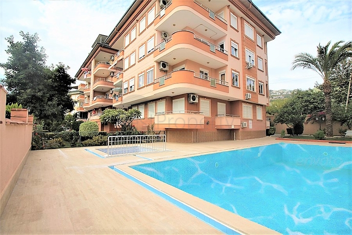 Просторная трехкомнатная квартира в центре Алании