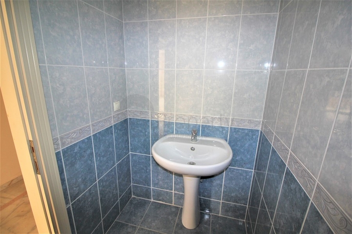 Просторная трехкомнатная квартира в центре Алании